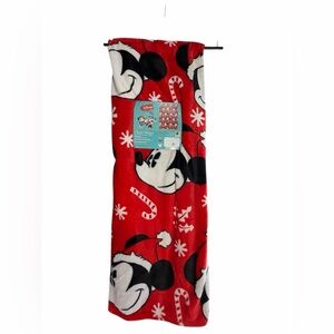 NWT Disney Festive Mickey Mouse Holiday Throw